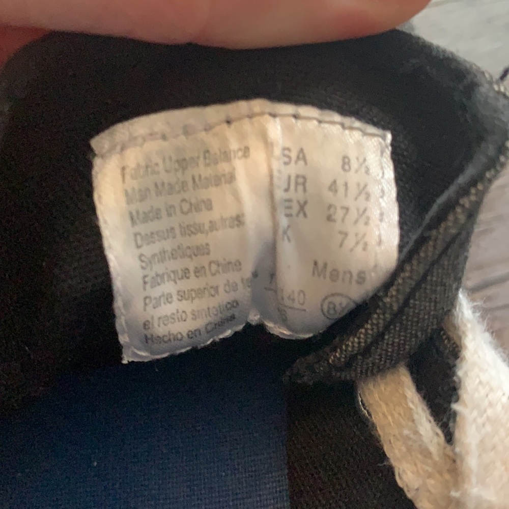 Sneakers - Picture 3 of 4